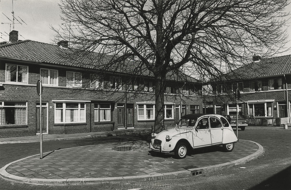 Ankeveensestraat met woningen in Nieuwe Haagse School stijl